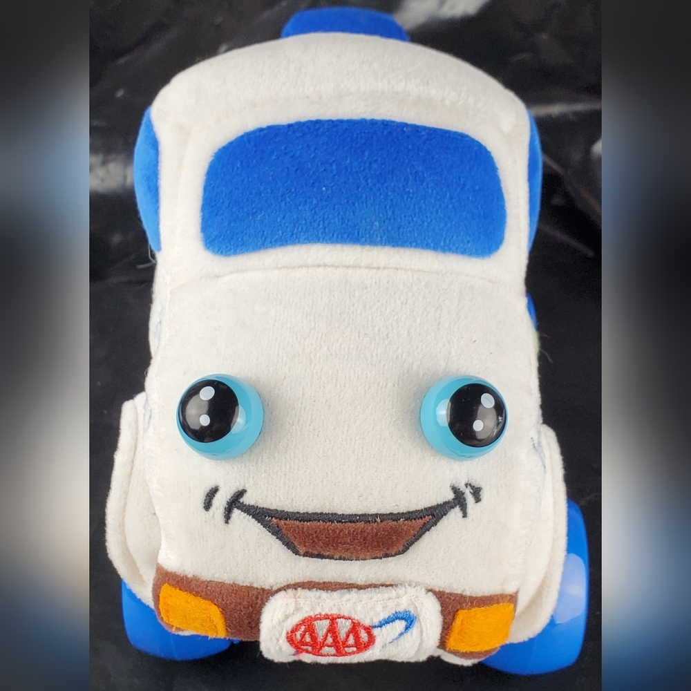 Toys R Us Vintage 2002 AAA Towty Tow Truck Mascot Plush 8” Plastic Wheels - NWT